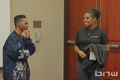 An attendee speaks with panelist and actor A'Noelle Jackson at  The Artist Workshop: The Actor